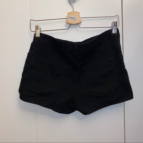 High-Waisted Shorts - Picture 2 of 2
